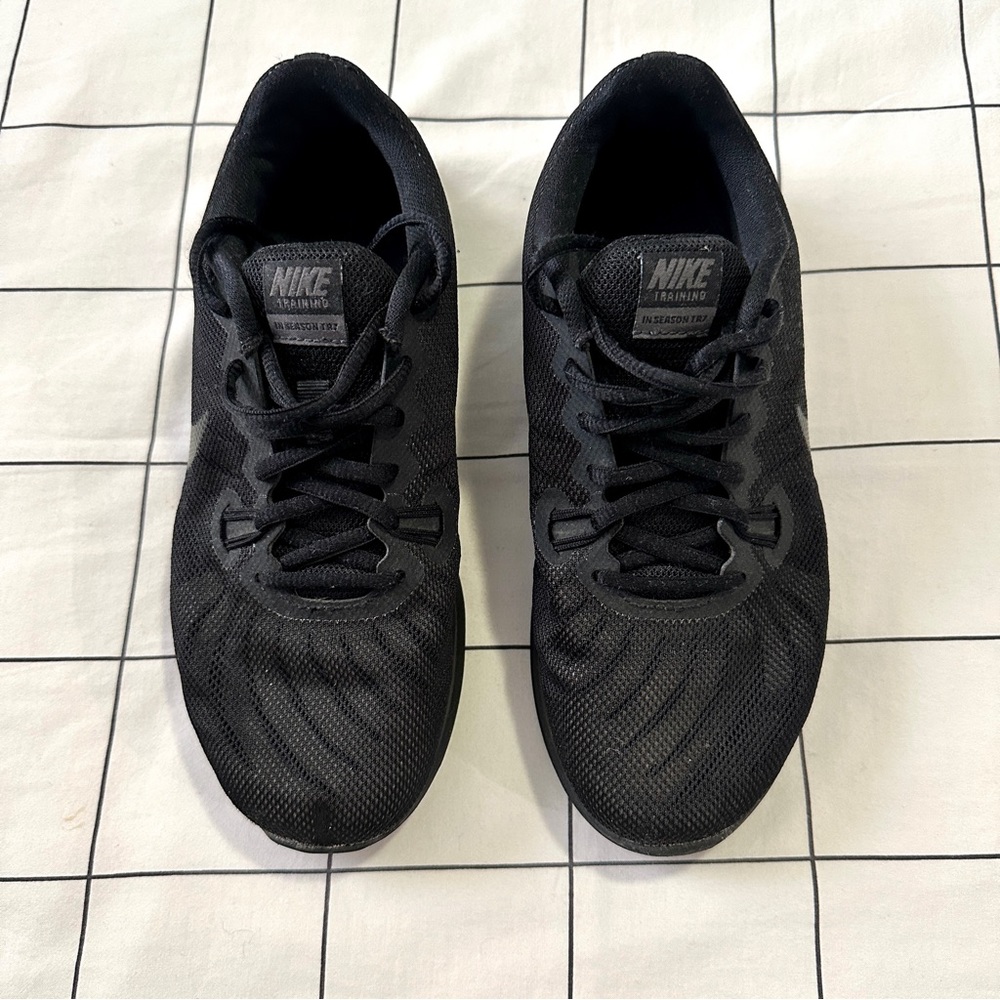 WOMEN: nike shoes